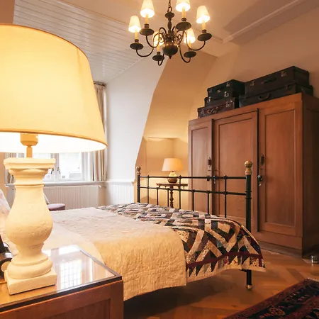 De Schiedamse 4*