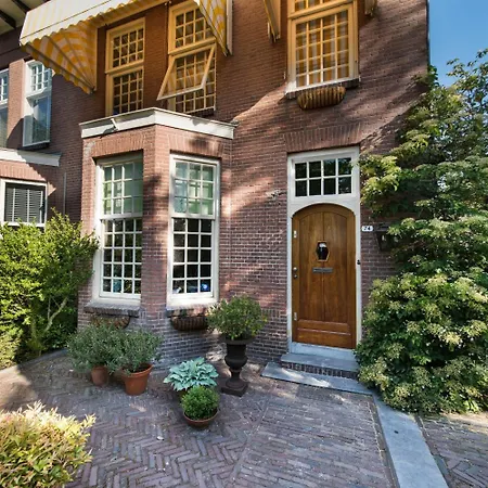 Oda ve Kahvaltı De Schiedamse Schiedam