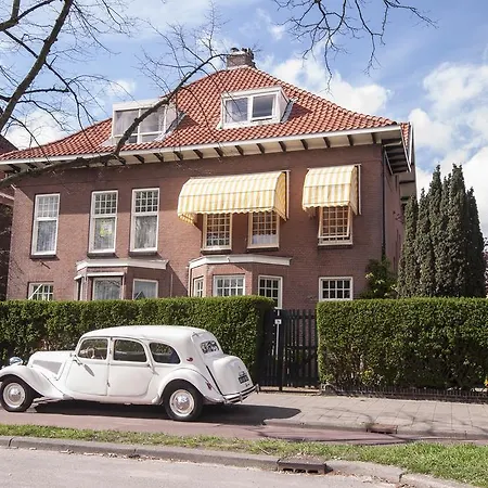 De Schiedamse Bed and Breakfast 4*