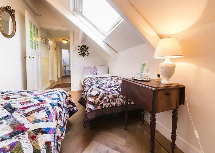 Couette-café De Schiedamse 4*