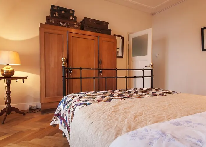 De Schiedamse Bed & Breakfast 4*